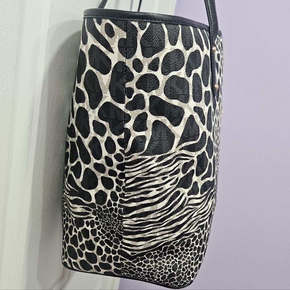 Michael Kors Carter 2 PC Tote SET -  NWT - Picture 6 of 15